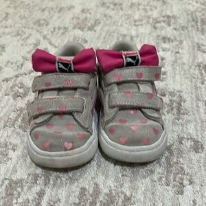 Puma Toddler Size 7C Heart Bow Shoes